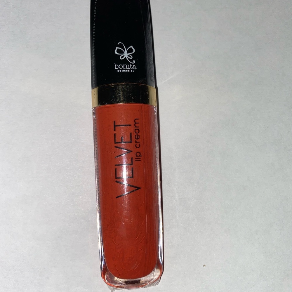 Bonita Cosmetics Velvet Lip Cream